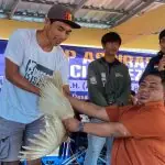 Dekatkan Diri dengan Warga Blitar, DPR RI Nurhadi Kemas Reses Lewat Mancing Gratis dan Kulineran Dekatkan Diri dengan Warga Blitar, DPR RI Nurhadi Kemas Reses Lewat Mancing Gratis dan Kulineran