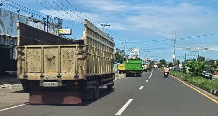ESDM Klaim Aman, Antrean Bio Solar di Bengkulu Mengular Hingga 1 Km ESDM Klaim Aman, Antrean Bio Solar di Bengkulu Mengular hingga 1 Km