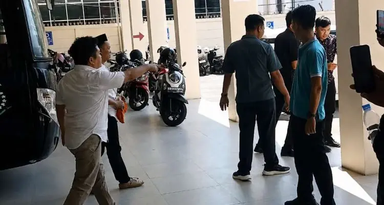 Terdakwa Pungli PPG Seluma Nyaris Baku Hantam dengan JPU di Parkiran