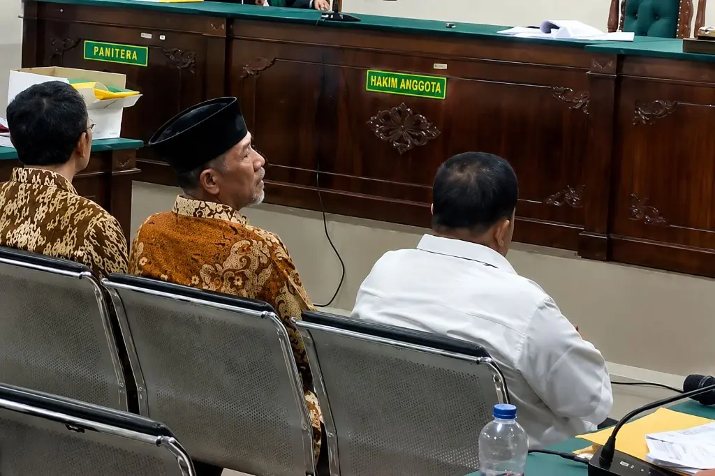 Bando Amin di Sidang Korupsi Lahan GOR Kepahiang Sampai Kiamat Patok Tak Berubah Bando Amin di Sidang Korupsi Lahan GOR Kepahiang Sampai Kiamat Patok Tak Berubah