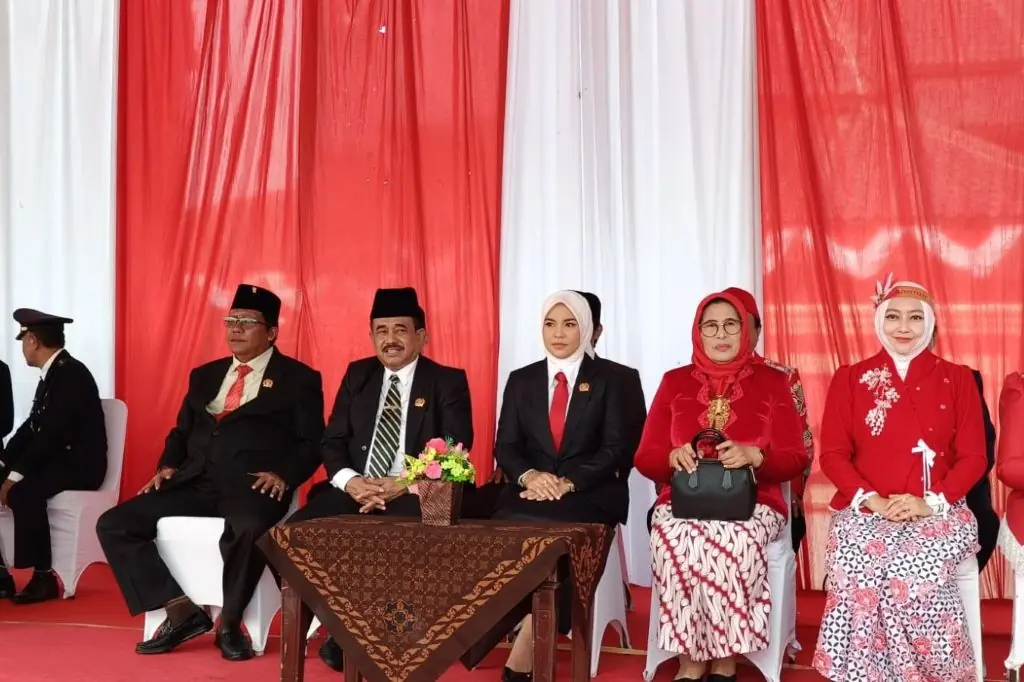 HUT RI ke-81, Ketua DPRD Blitar Bacakan Proklamasi dan Tegaskan Siap Kawal Program Nasional HUT RI ke-81, Ketua DPRD Blitar Bacakan Proklamasi dan Tegaskan Siap Kawal Program Nasional