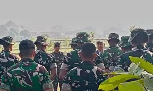 Jaga Kelestarian Lingkungan, Koramil Sananwetan dan Batalyon TP 533 Gelar Karya Bakti Jaga Kelestarian Lingkungan, Koramil Sananwetan dan Batalyon TP 533 Gelar Karya Bakti