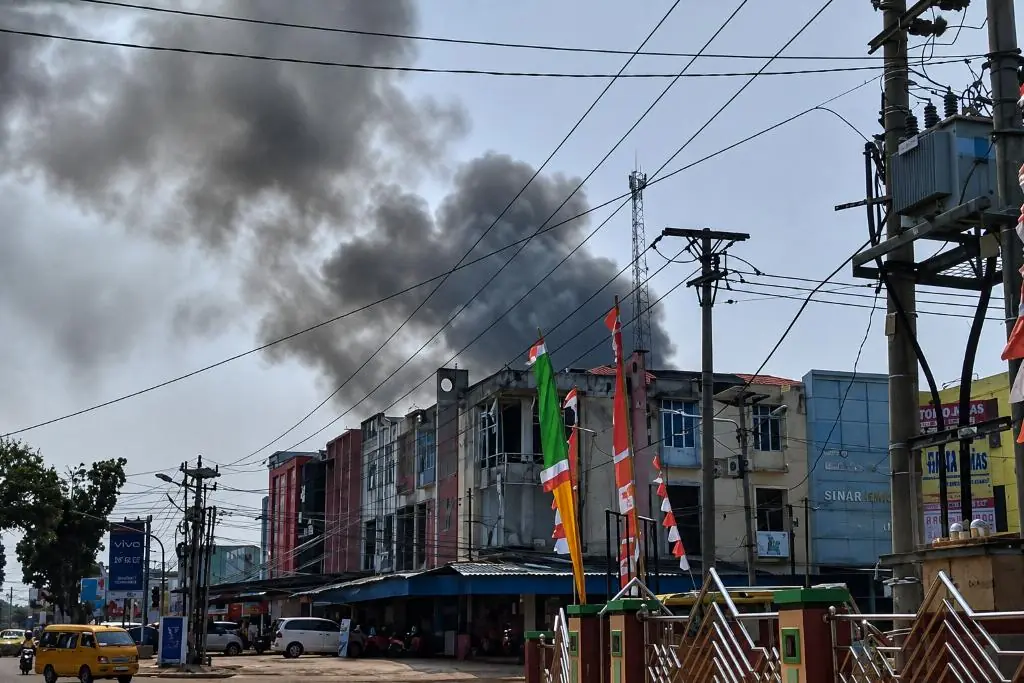 Kebakaran Hebat di Pengantungan Kota Bengkulu, 15 Rumah Hangus Terbakar Kebakaran Hebat di Pengantungan Kota Bengkulu: 15 Rumah Hangus Terbakar