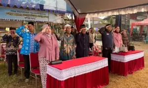 Pulang Kampung Saat HUT RI ke-81, Anggota DPR RI Nurhadi Ikuti Upacara di Desa Mangunan Blitar Pulang Kampung Saat HUT RI ke-81, Anggota DPR RI Nurhadi Ikuti Upacara di Desa Mangunan Blitar
