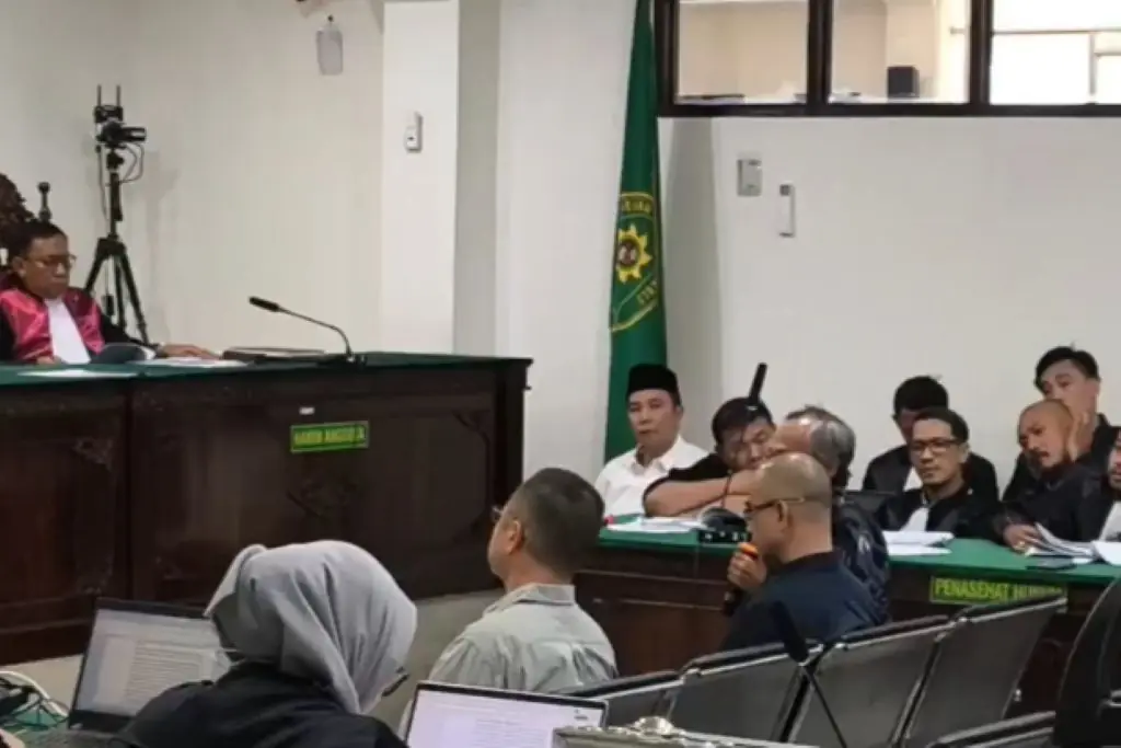 Daditama Ngaku Setor Fee Langsung ke Fikri Thobari 'ini pak, ada saldo untuk operasional' Daditama Ngaku Setor Fee Langsung ke Fikri Thobari: 'ini pak, ada saldo untuk operasional'