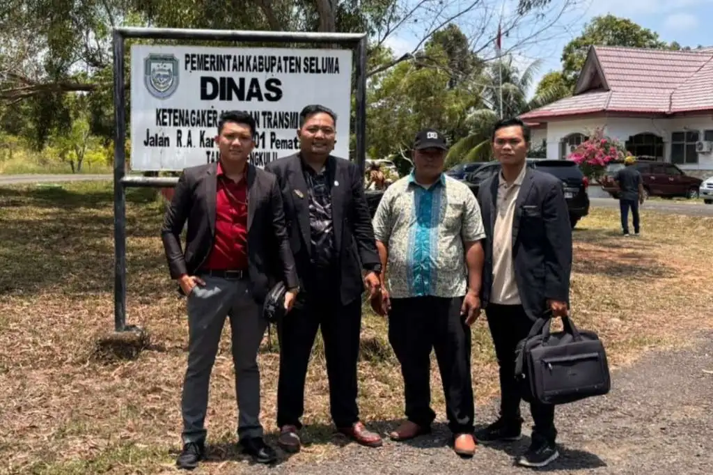 Di-PHK PT MSS, Keringat 3 Tahun Karyawan Cuma Dihargai Rp500 Ribu! Di-PHK PT MSS, Keringat 3 Tahun Karyawan Cuma Dihargai Rp500 Ribu!