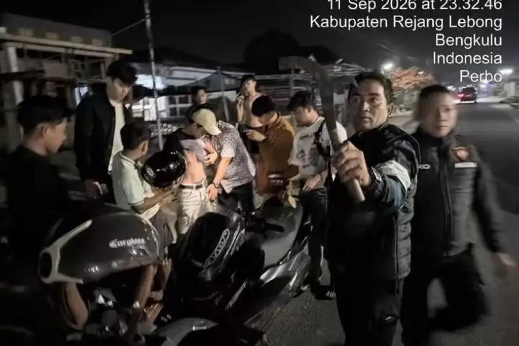 Polres Rejang Lebong Amankan Sembilan Remaja Bawa Senjata Tajam Polres Rejang Lebong Amankan Sembilan Remaja Bawa Senjata Tajam
