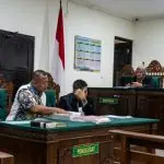 Beda Pengakuan Kadis PUPR Tejo Suroso Soal Uang Rp100 Juta dengan Aspri Gubernur Bengkulu Beda Pengakuan Kadis PUPR Tejo Suroso Soal Uang Rp100 Juta dengan Aspri Gubernur Bengkulu