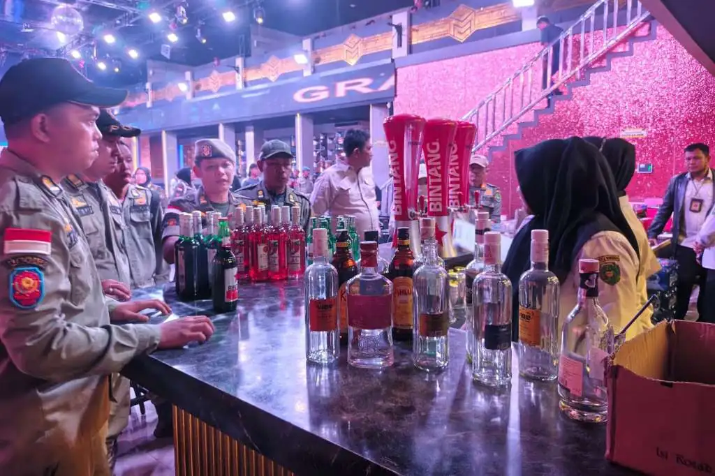 Grand MC dan Coppa Pool Ketahuan Jual Minuman Alkohol Kadar Tinggi Tanpa Izin Mihol