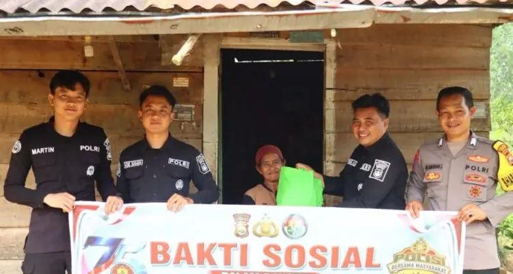Hari Jadi Humas Polri ke-75, Polres Lebong Bagikan 10 Paket Sembako Hari Jadi Humas Polri ke-75, Polres Lebong Bagikan 10 Paket Sembako