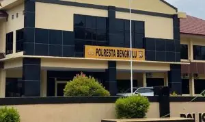 Kasus Jasad Bayi Selokan, Polresta Bengkulu Tetapkan Siswi Tersangka Pembunuhan dan Usut Sang Pacar Kasus Jasad Bayi Selokan, Polresta Bengkulu Tetapkan Siswi Tersangka Pembunuhan dan Usut Sang Pacar