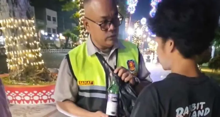 Ketahuan Minum Miras di Belungguk Point, Pengunjung Ngaku Beli di Warung Cik Yung