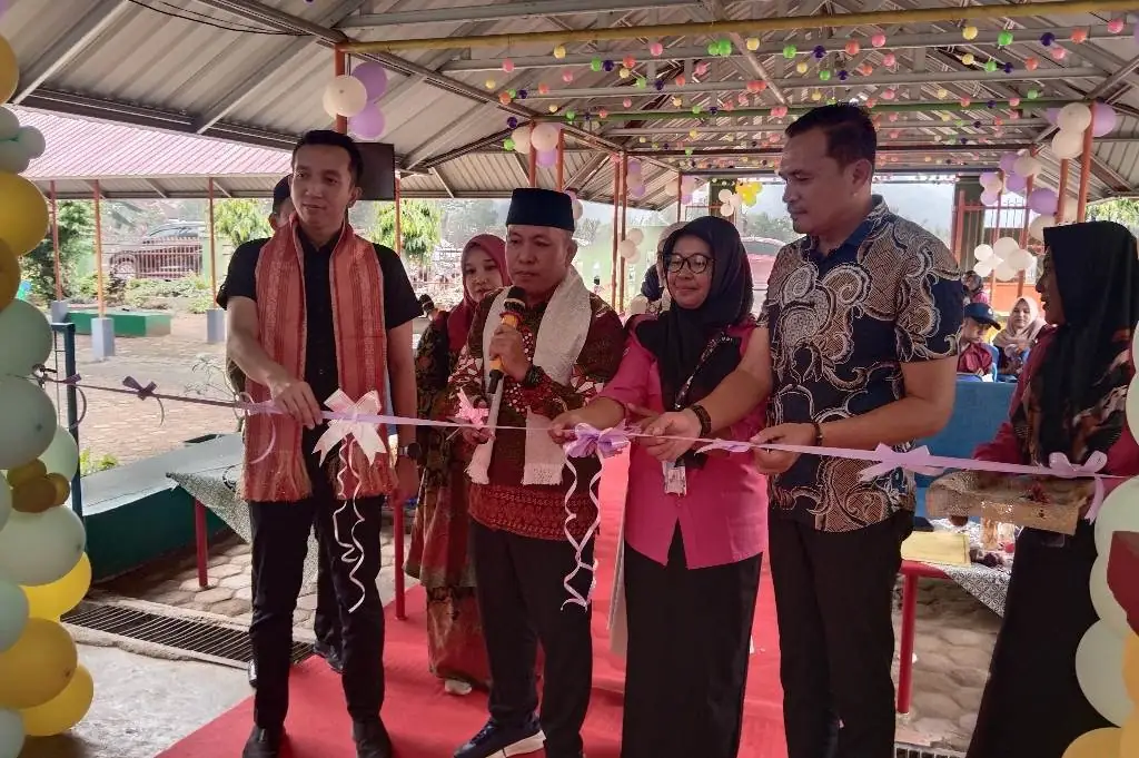 Revit TK Pembina Lebong Utara Rampung, Kadis Dikbud Tekankan Disiplin Guru dan Perawatan Aset