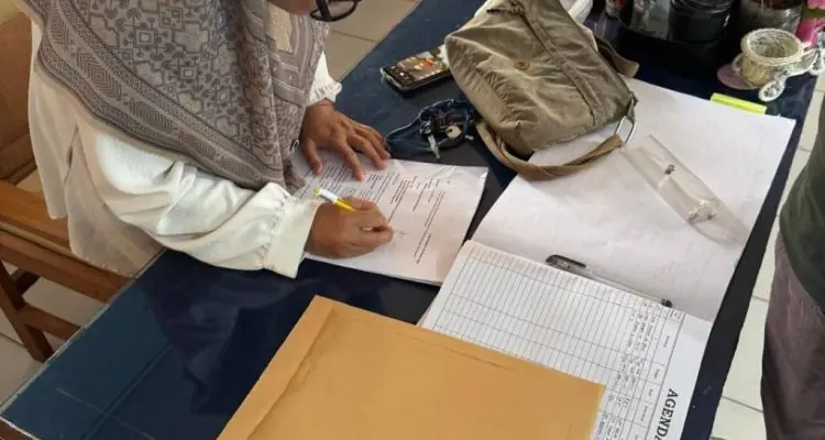 Runtuhkan Klaim 'Clear' Camat Soal Bansos Kelurahan Semarang, Warga Resmi Lapor ke Inspektorat