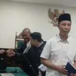 Sambil Menangis, Mantan Bupati Rejang Lebong Minta Keringanan Hukuman Sambil Menangis Bacakan Pledoi, Mantan Bupati Rejang Lebong Minta Keringanan Hukuman