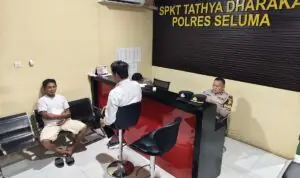 Sedang Makan Malam, Warga Sidomulyo Dikeroyok Sekelompok Pemuda Didepan Anak dan Istri Sedang Makan Malam, Warga Sidomulyo Dikeroyok Sekelompok Pemuda Didepan Anak dan Istri
