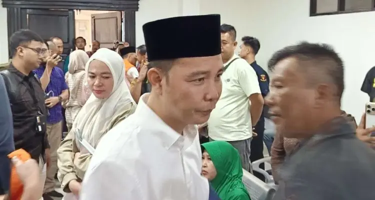 Suap Proyek Rejang Lebong, Bupati Nonaktif Dituntut 5 Tahun Penjara, Hak Politik Dicabut Suap Proyek Rejang Lebong, Bupati Nonaktif Dituntut 5 Tahun Penjara, Hak Politik Dicabut