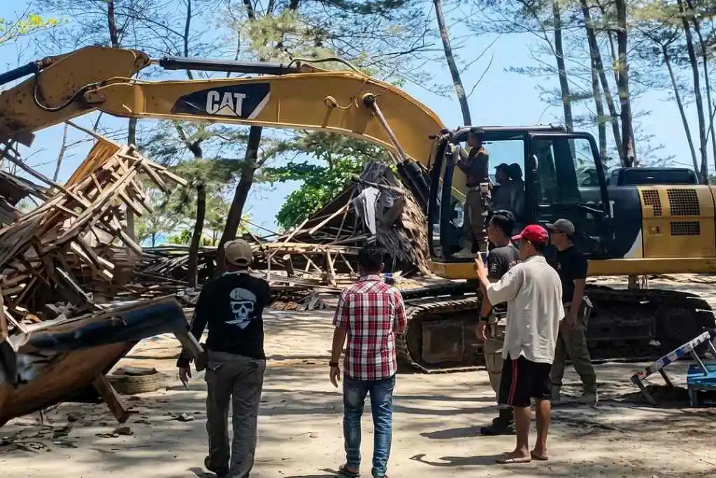 Terkait Administrasi Penggusuran Pedagang Pantai Panjang, Oknum Pejabat Kabarnya Sudah Ditegur Terkait Administrasi Penggusuran Pedagang Pantai Panjang, Oknum Pejabat Kabarnya Sudah Ditegur